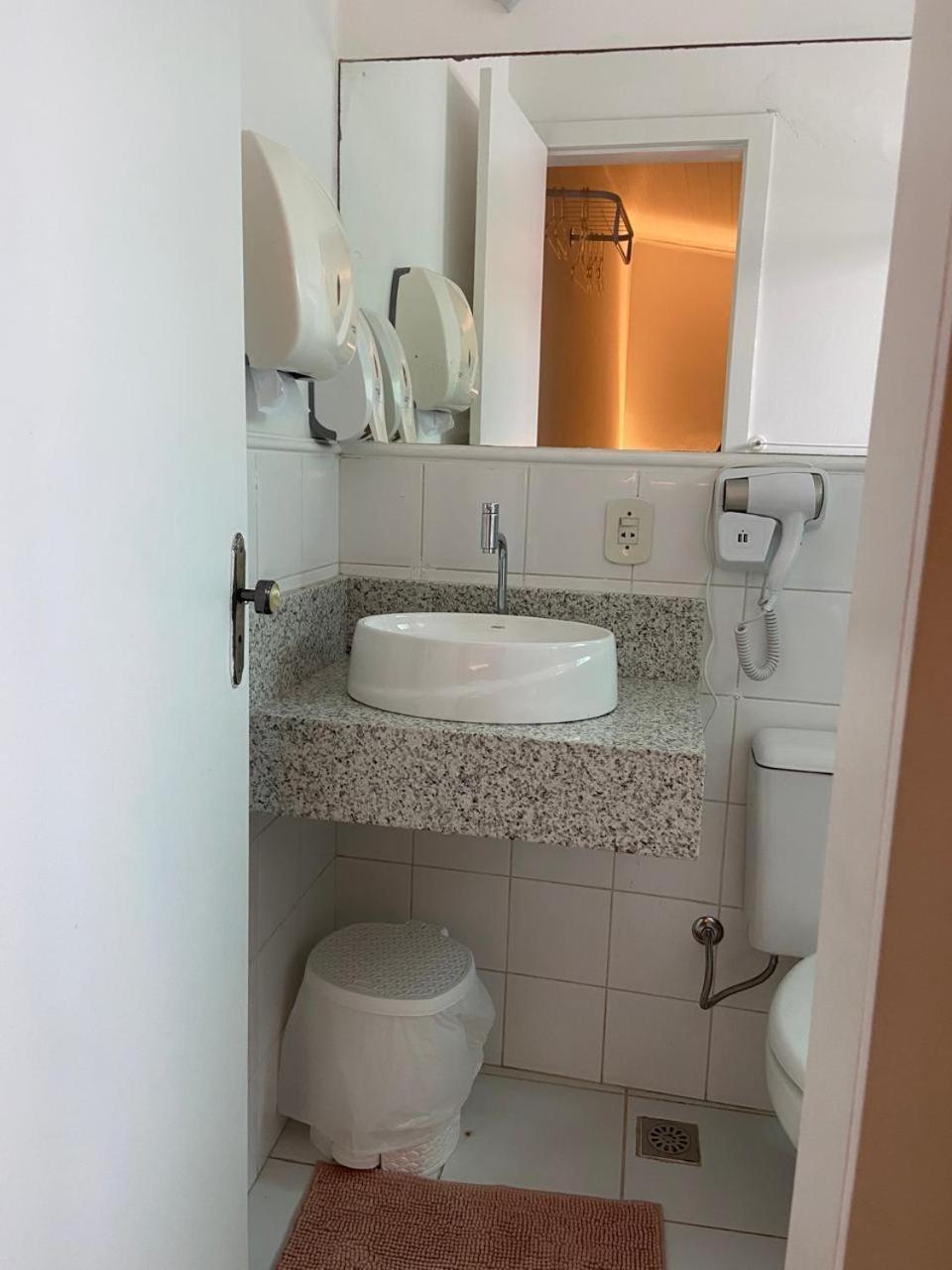 Small Single Room,1640386735:JPEG